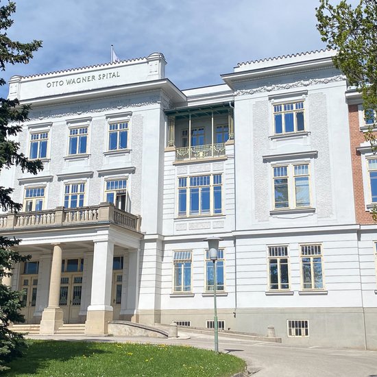 Der Ostflügel der ehemaligen Direktion steht Zwischennutzungen offen © Katharina Egg